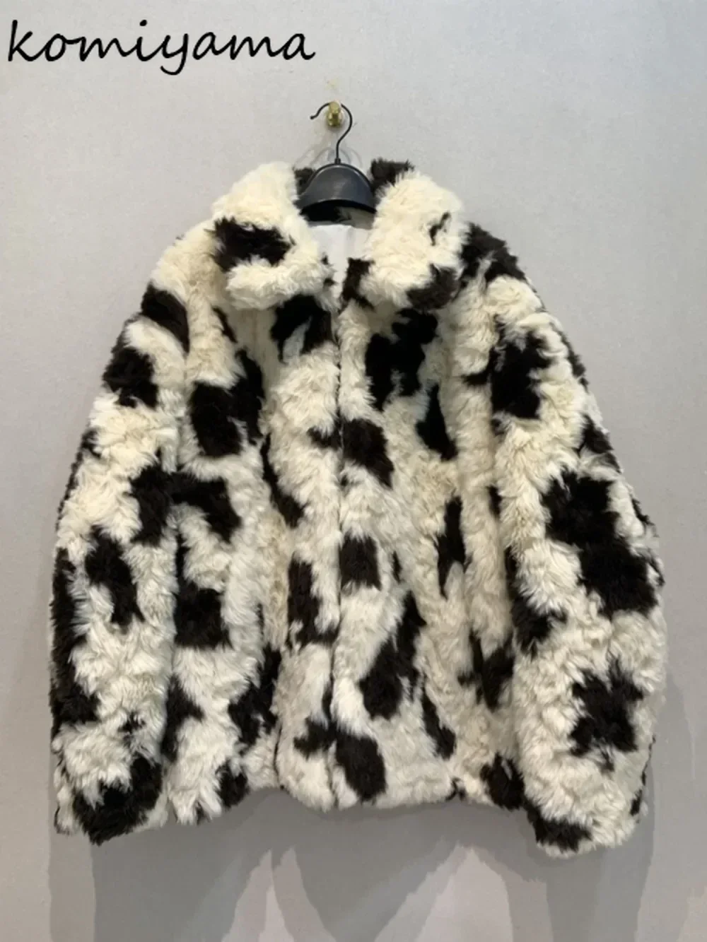 Chaquetas de piel de felpa cálidas con contraste japonés para Mujer, chaqueta con cuello de Laple, Chaquetas de manga larga, abrigos de invierno, 2025