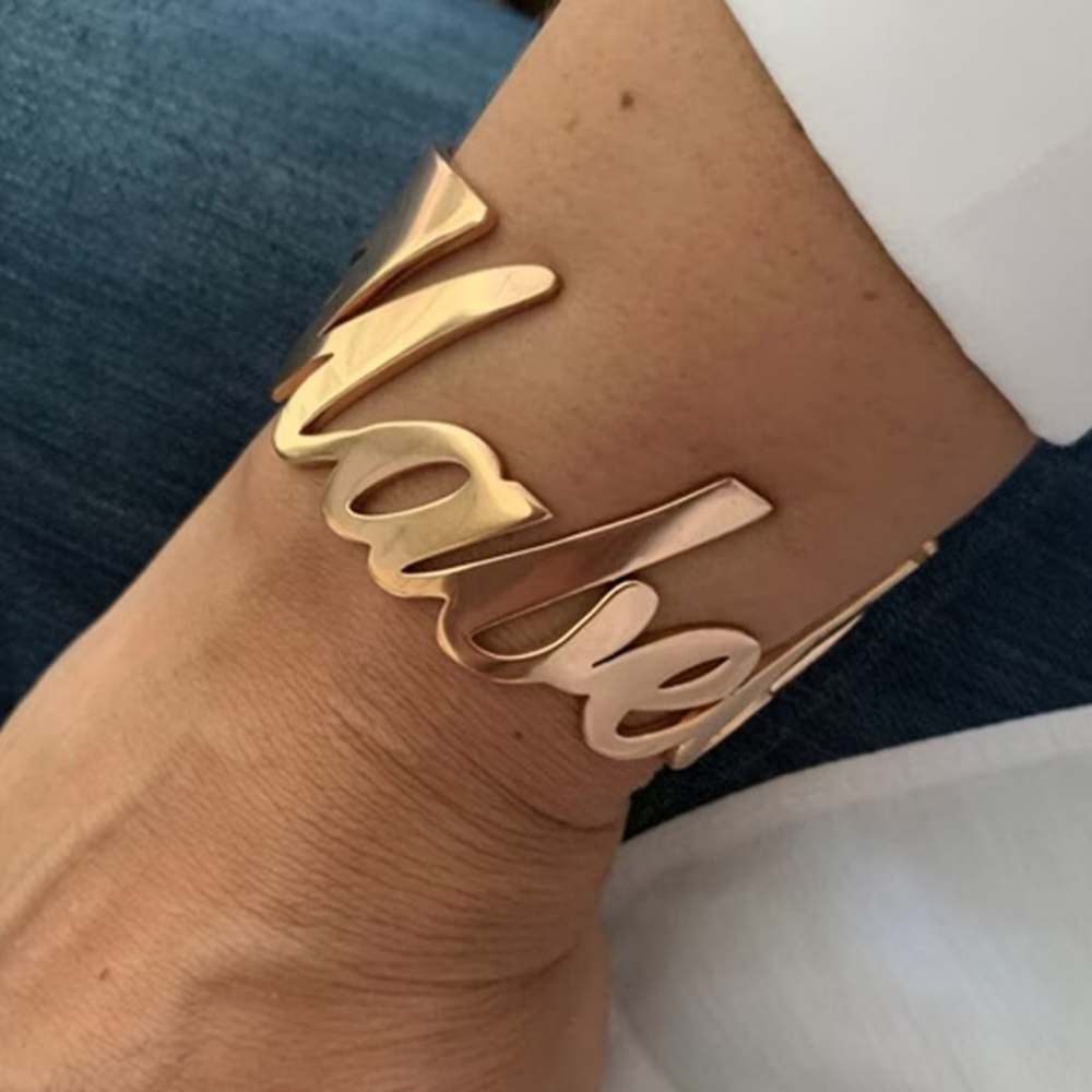 Pulsera de mujer con nombre personalizado, pulsera de acero inoxidable dorada y plateada, pulsera con dijes personalizados, regalo del Día de San Valentín