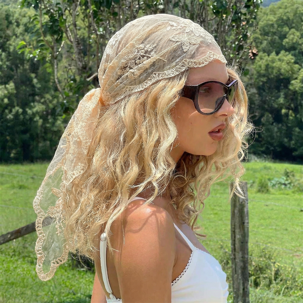 Lenço de Cabelo Feminino de Verão com Renda, Estilo Bandana Triangular Vazada, para Atar na Cabeça, Proteção Solar Boêmia para Praia