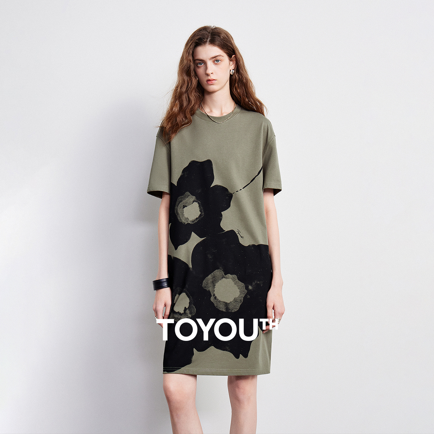 TOYOUTH Damska sukienka T-shirt z motywem kwiatowym, nowość na lato 2026, z okrągłym dekoltem, codzienna sukienka bawełniana, luźny krój, styl streetwear