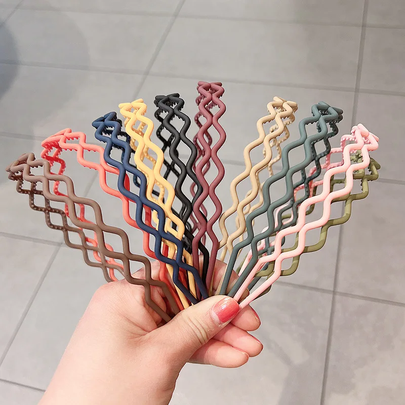 Ikat kepala kotak geometris Resin warna polos, ikat rambut berombak Anti slip untuk wanita dan gadis 2024