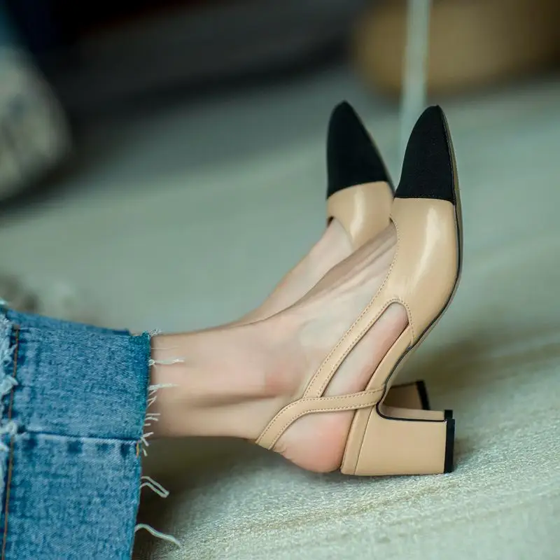 Zomer Mode Kleur Geblokkeerd Platte Bodem Grove Hak Dames Sandalen Nieuwe Kleine Geurige Stijl Ondiepe Mond Lage Maat Schoenen