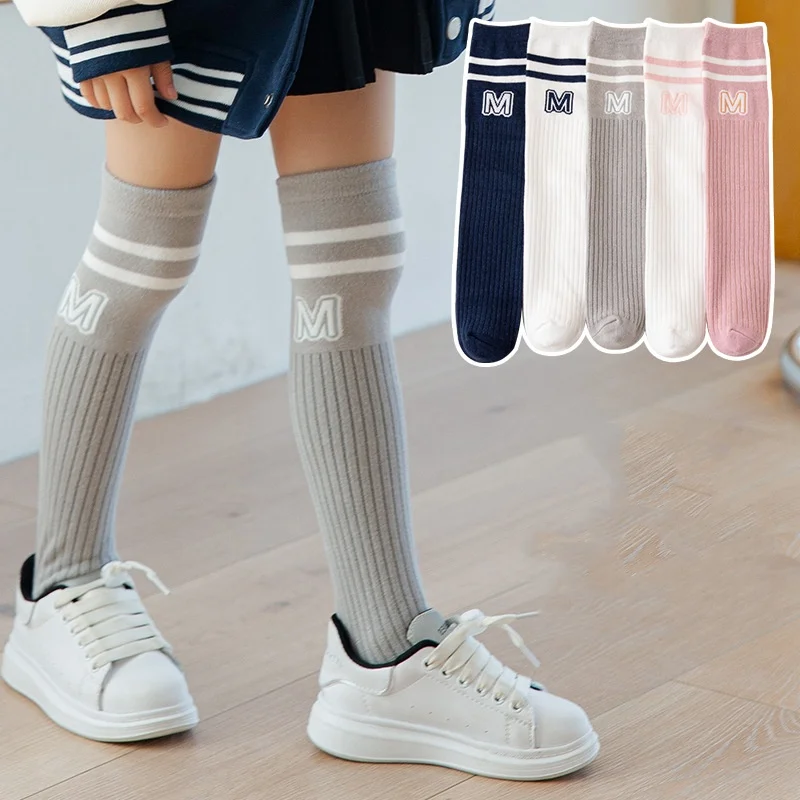 Kinder Junge Mädchen Schule Socke Mode Buchstabe M Kniehohe Socke für Kleinkind Strumpf Kinder Frühling Herbst Baumwolle Weiche Socke