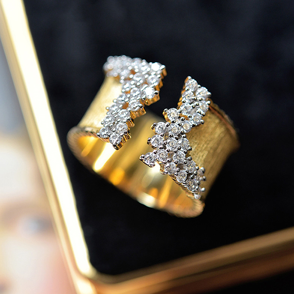 Huitanอินเทรนด์Luxury GoldสีCubic Zirconiaแหวนผู้หญิงโมเดิร์นวงกว้างแหวนOLสไตล์หญิงเครื่องประดับDrop Shipping