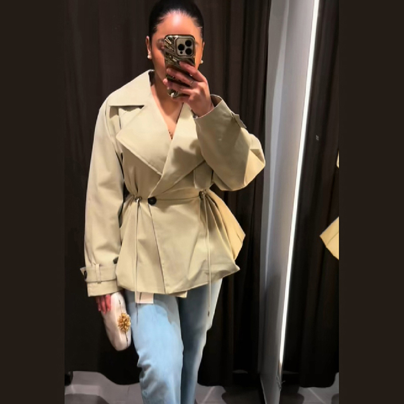 Jas Trench Pendek Wanita Warna Khaki, Kerah Lapel Chic, Kancing Tunggal, Pinggang Berikat Tali, Ukuran Besar, Cocok untuk Kerja dan Aktivitas Luar Ruangan