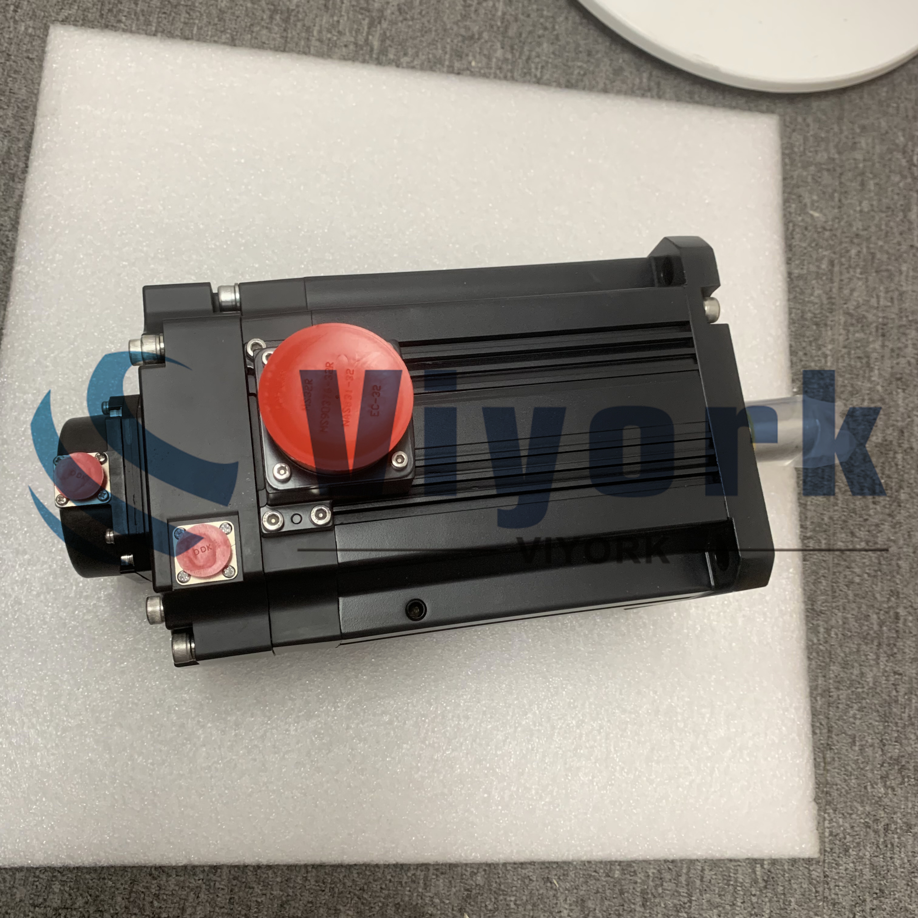HF-SP7024B AC SERVO MOTOR HF SERIES 7KW 2000RPM 380-480VAC NEW