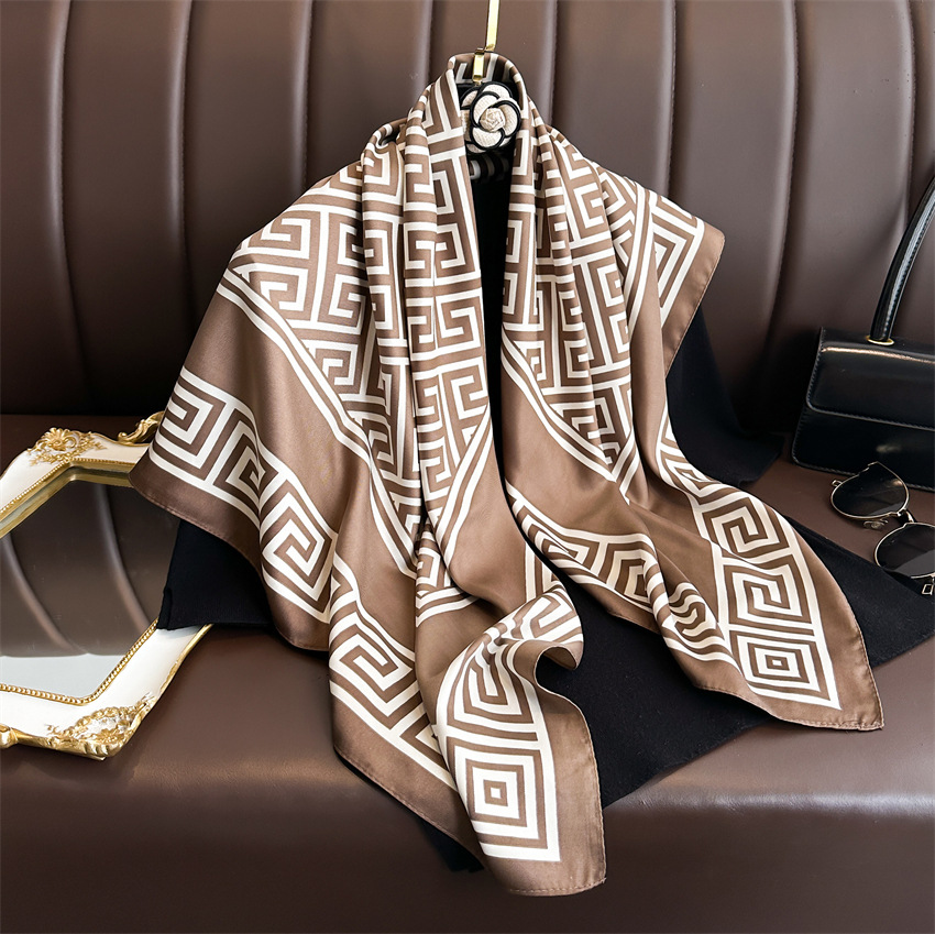 Nova moda de luxo impressão 90*90cm cachecol feminino sarja cetim quadrado grande xale elegante lenço praia proteção solar bandana