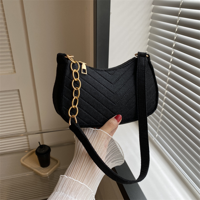 Mini bolsos de hombro para mujer, bolso de fieltro a la moda para mujer, diseño avanzado, bolsos para las axilas, hermosos bolsos, alforja de media luna 2024