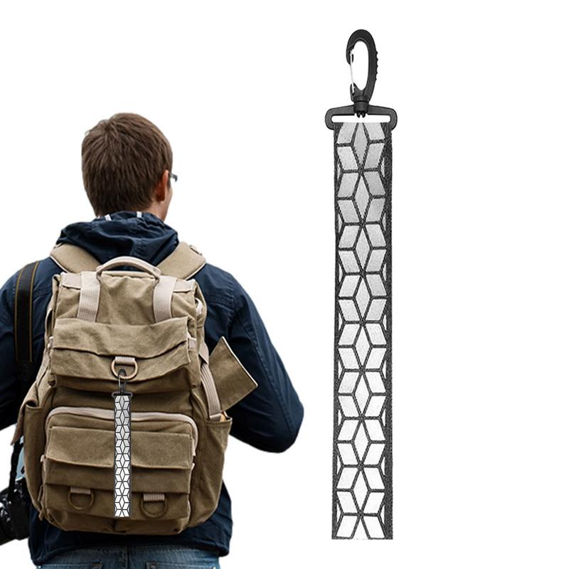 Llavero reflectante para mochila, colgante de seguridad para ropa, suministros para exteriores con potente efecto reflectante