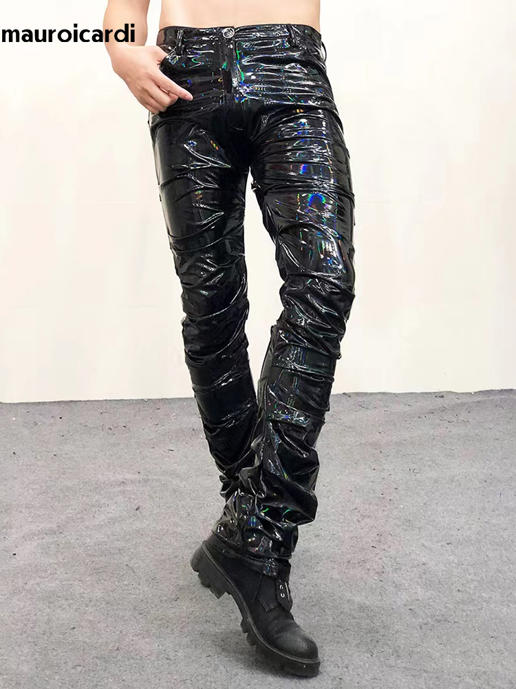Mauroicardi Frühling Herbst Lange Coole Schwarz Holographische Glänzende Reflektierende Dehnbare Weiche PVC Kunstleder Gestapelte Hosen für Männer 2025