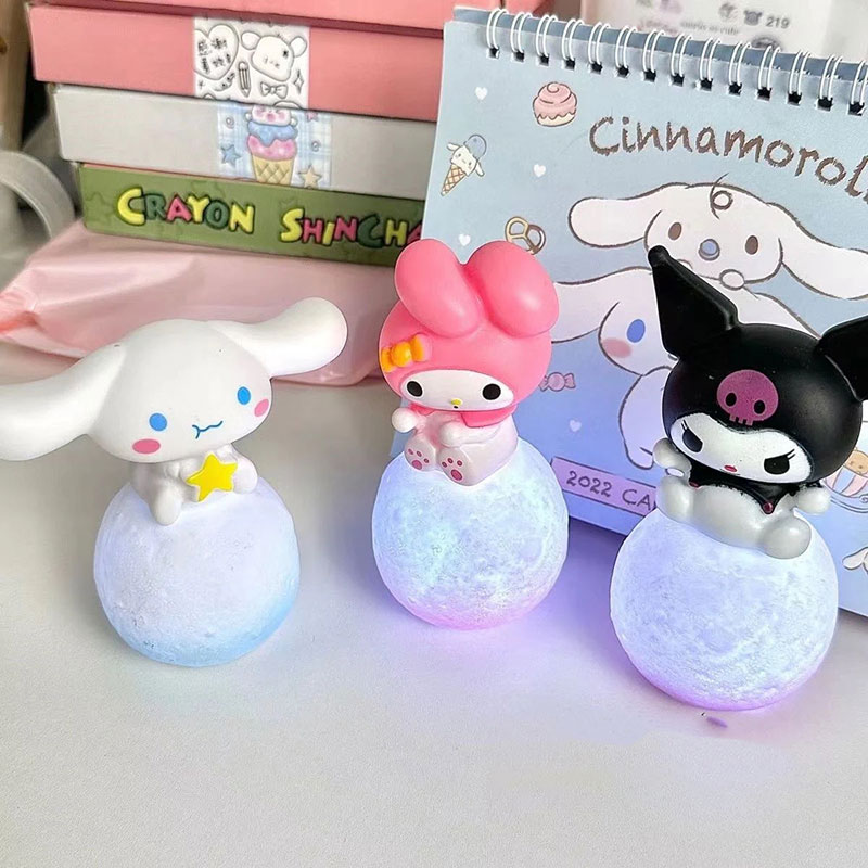 Sanrio Hello Kitty Kuromi Cinnamoroll Night Light เรืองแสงของเล่นเด็กโคมไฟข้างเตียงอะนิเมะ Kawaii น่ารักเด็กเด็กปัจจุบันของขวัญ