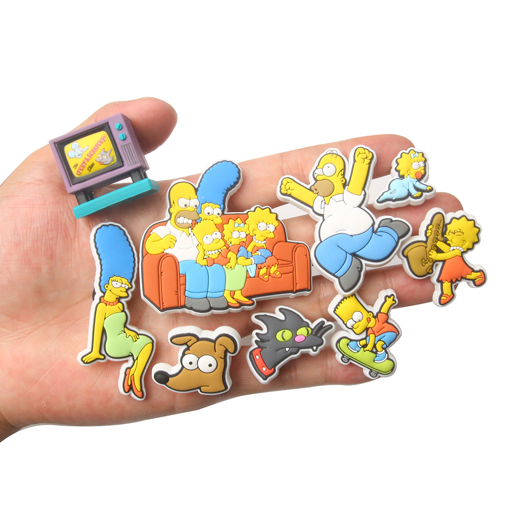 9 sztuk Duże Figurki z Kreskówki z Serii Simpsonów ​ Ozdoby do butów PVC DIY, akcesoria do butów, dekoracje do klasycznych chodaków, prezenty dla dzieci
