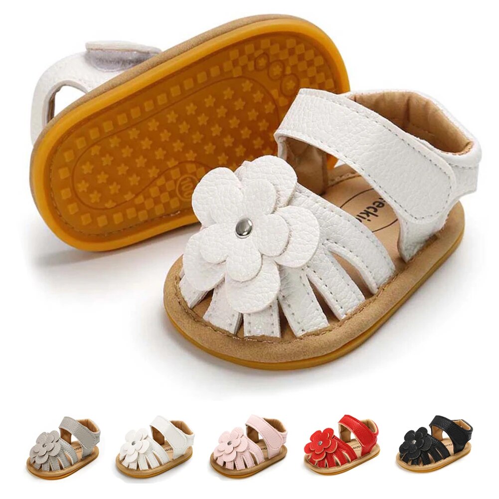 Sandálias infantis de praia para meninas, sapatos baixos e sola macia, antiderrapante, flor, princesa, vestido de casamento, sapatos de caminhada para bebês recém-nascidos