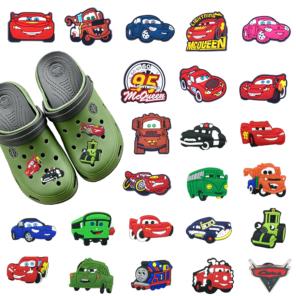 1-100 Buah Mainan Populer Kartun Mobil Lightning PVC Aksesori Jimat Sepatu DIY Kreativitas Sandal Gelang Dekorasi Hadiah Pesta