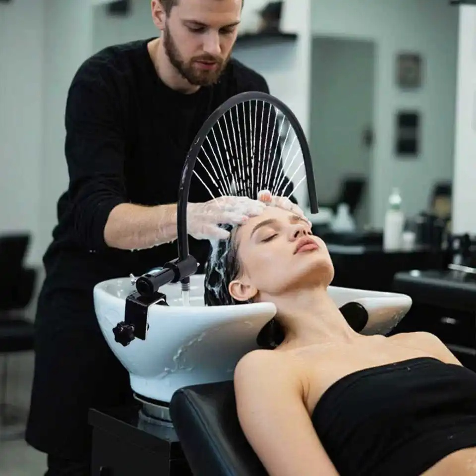 Moderne salon 180 graden boog aluminium watercirculatie hoofdspa frame shampoo stoel accessoire keramische wasbak kraan haarwas