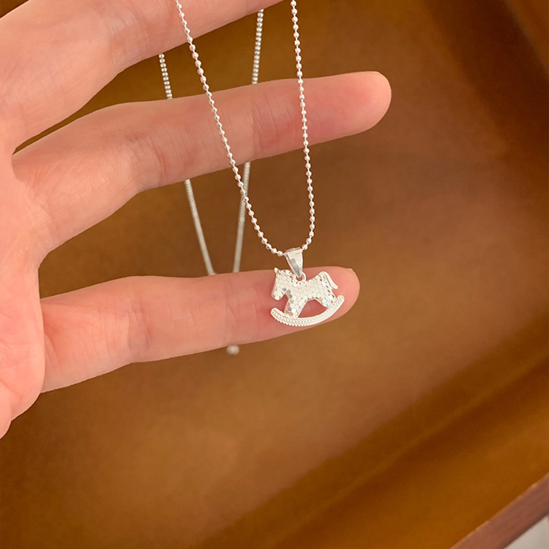 Nowy naszyjnik ze srebra próby 925 z zawieszką w kształcie konika, personalizowany wisiorek w kształcie zwierzęcia, choker, prezent urodzinowy dla kobiet, wykwintna biżuteria