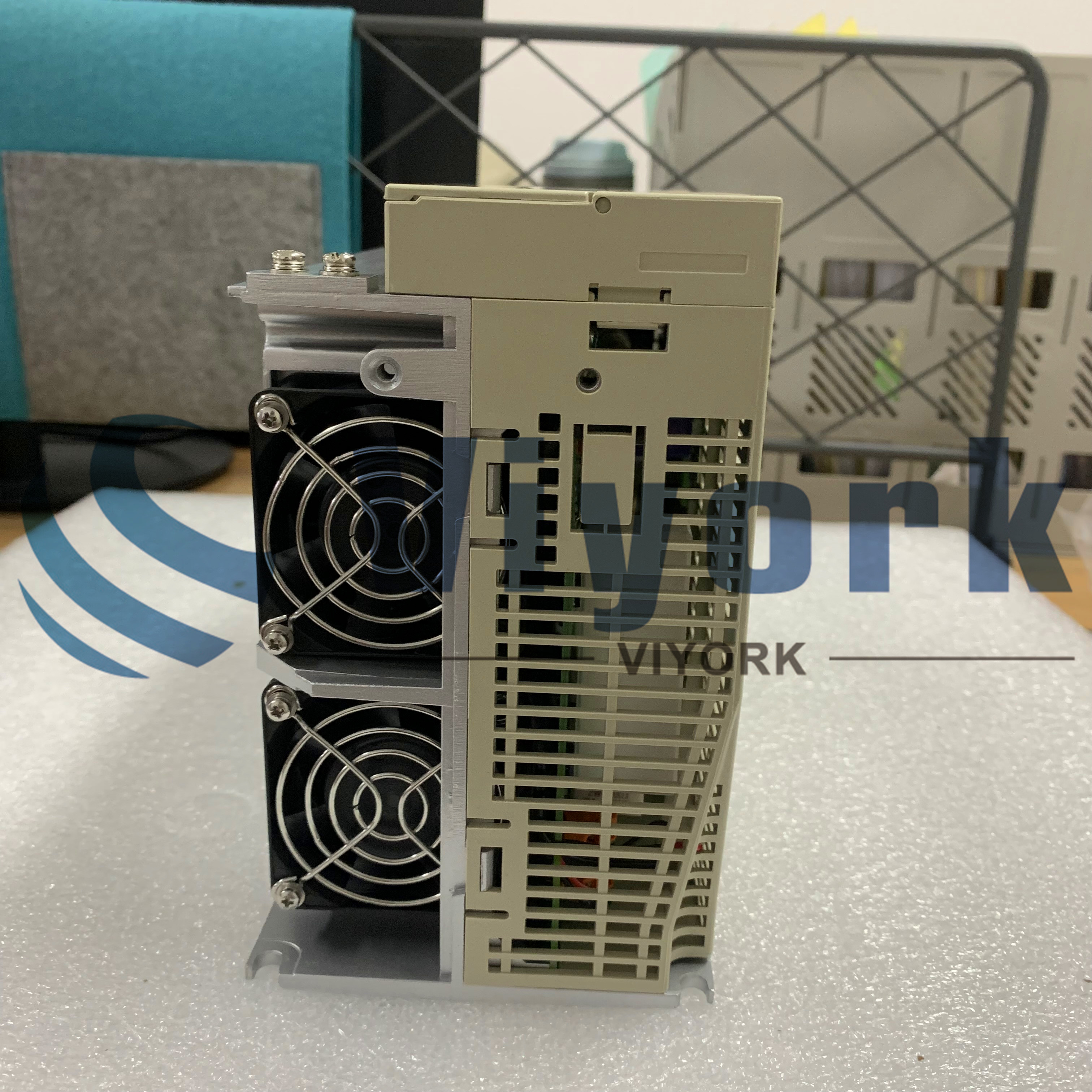 SERVOPACK  SGDH-30DE-OY SERVO DRIVER 3.0KW 400VAC NEW
