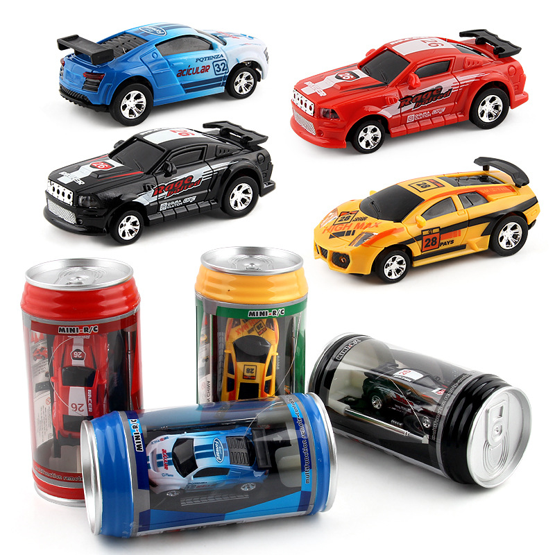 Mini Can Mini กระป๋อง RC รถแบตเตอรี่ดําเนินการพลาสติกรีโมทคอนโทรลรถแข่ง Roadblocks Micro Racing Car สําหรับเด็ก