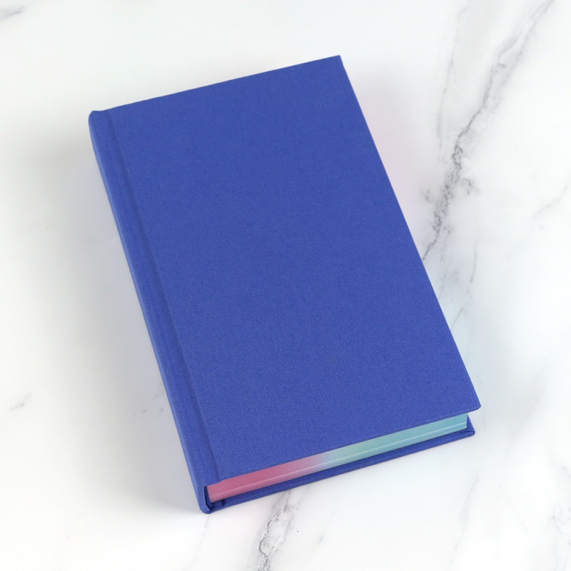 Libro novedoso de papel grueso de lujo con papel de aluminio, bordes rociados, impresión de libros de tapa dura personalizada