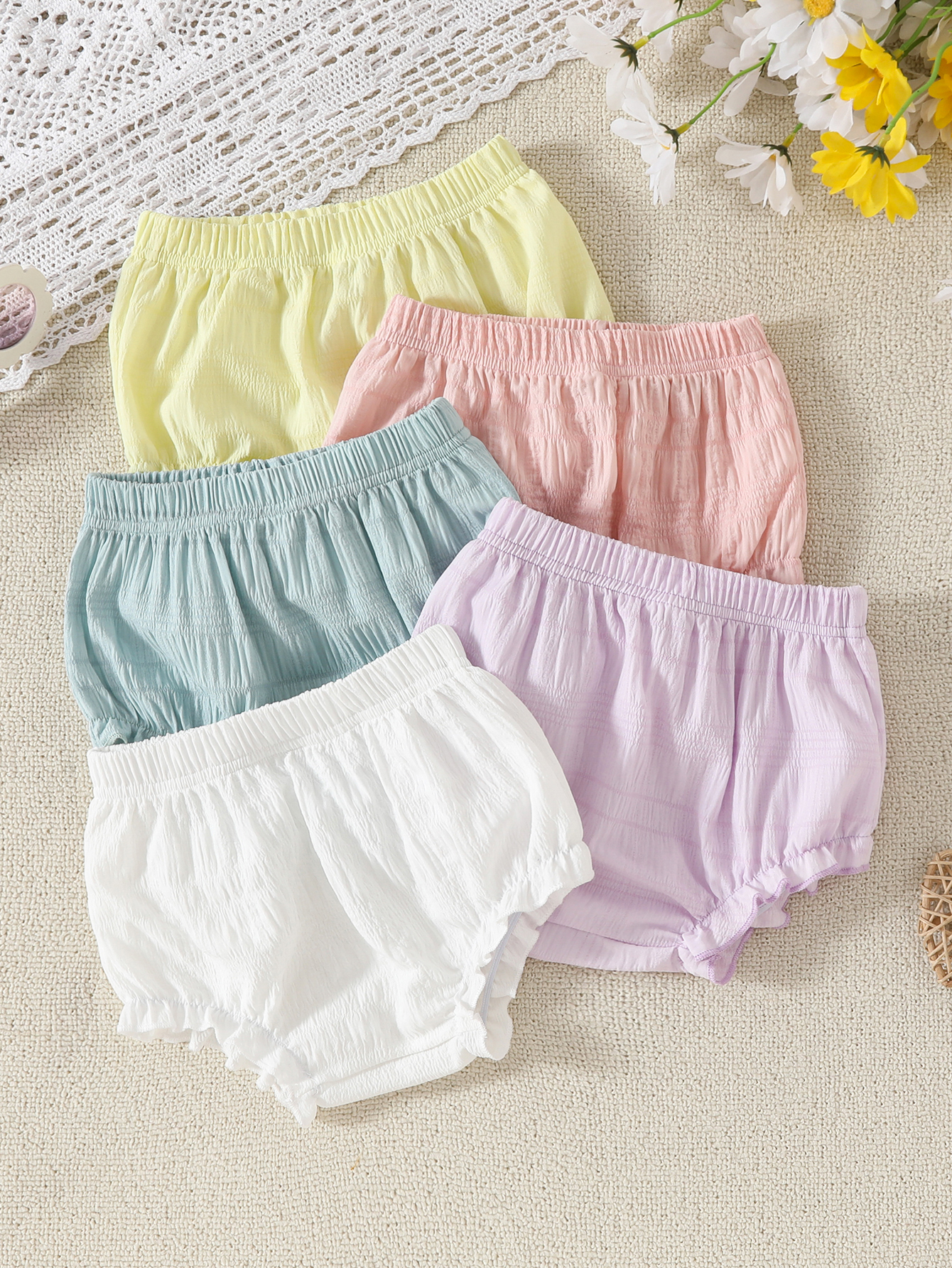Pantaloncini morbidi in tessuto tinta unita casual per bambini, comodi stile corto a triangolo con bordi in pizzo di vendita calda estiva, confezione da 5