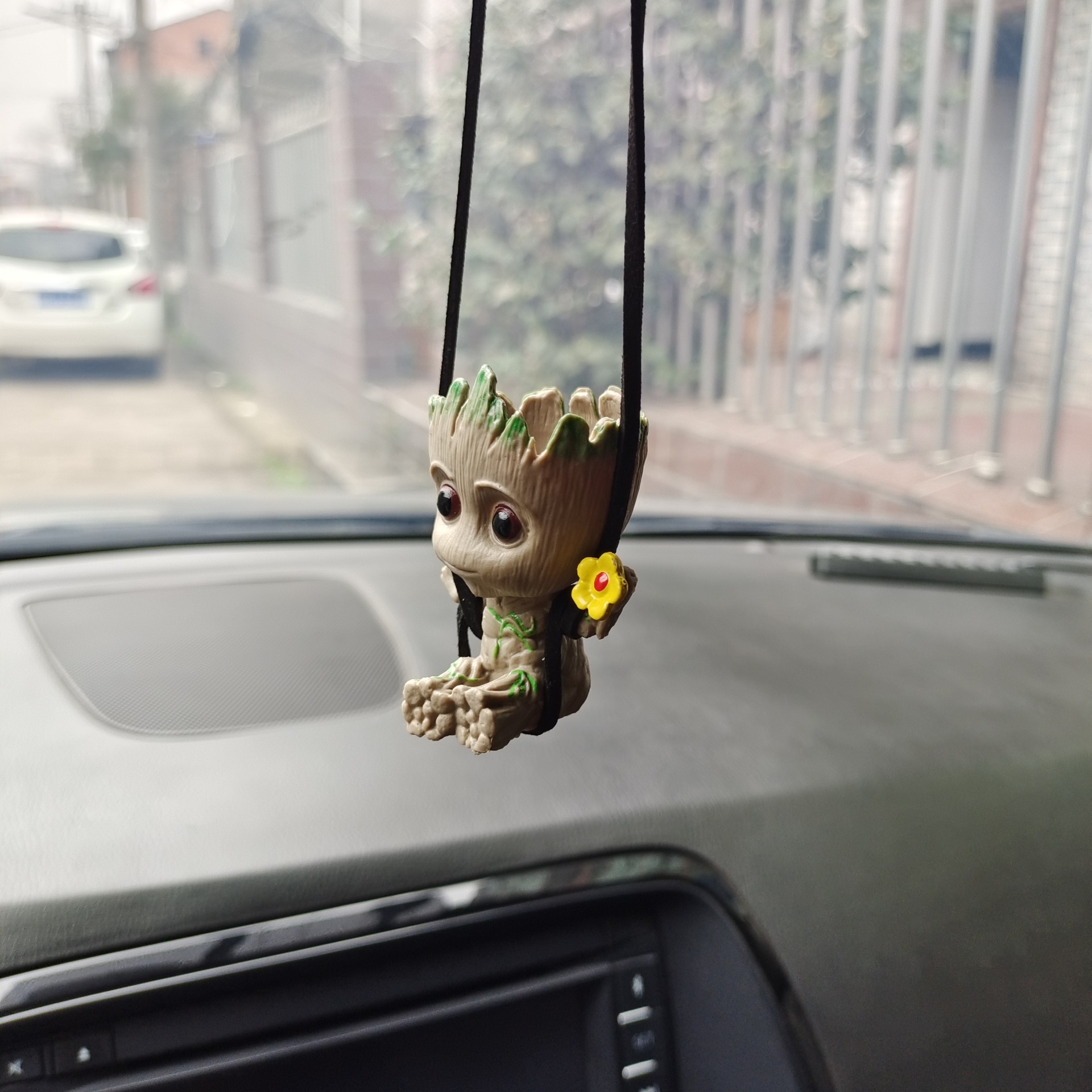 Kawaii Swing Groot Car Charm Anime Action Figure Pendants PVC Tree Man Guardians of The Galaxy Figure Toys Christmas Gift