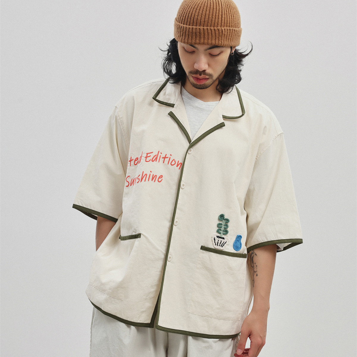 Vintage Mode Kubanischer Kragen Urlaubsstil Kurzarm-Hemd Herren Japanischer Streetwear Cityboy Locker Lässig Übergroße Hemden Tops