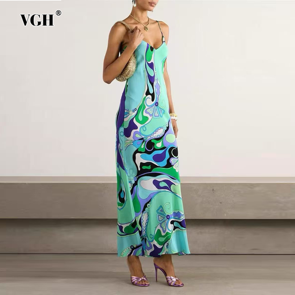 Gaun Midi Tali Spaghetti Satin Cetak Vintage VGH untuk Wanita Rok Kain Satin Pelangsing Leher V untuk Pemotretan Kolam Renang Resor Pantai