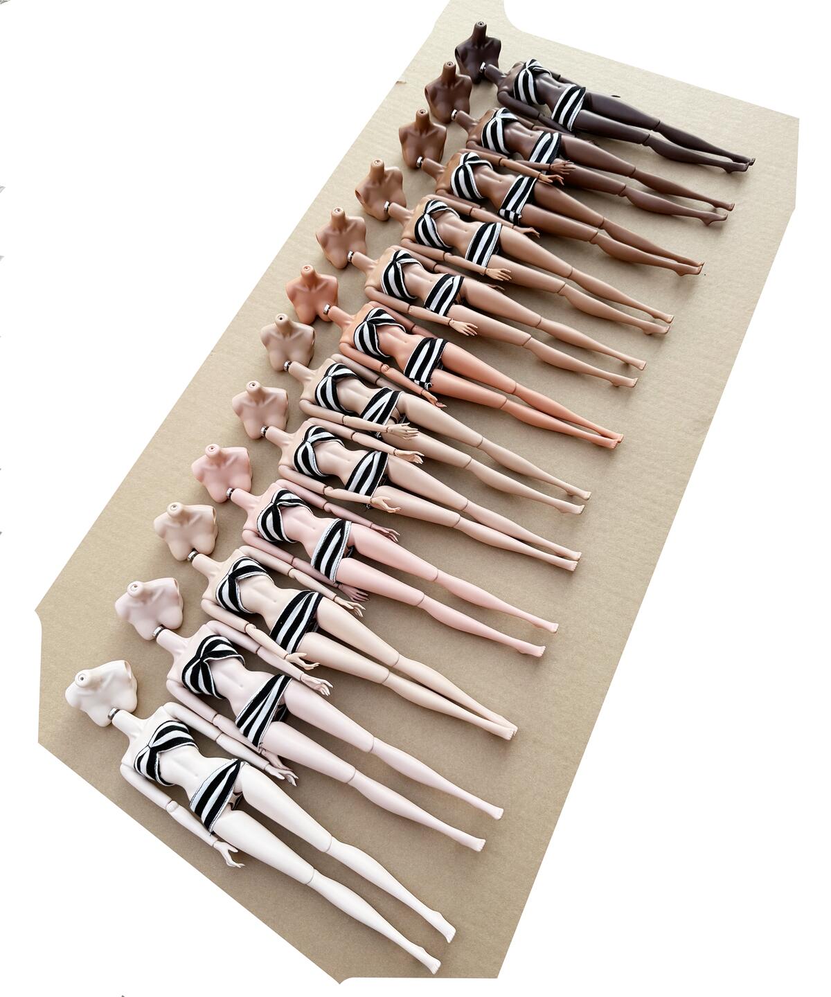 Corpo de boneca LULY original, 12 tons de pele, alta qualidade, com peito de substituição, peças de corpo 1/6 removíveis para cabeça de boneca Barbi/IT