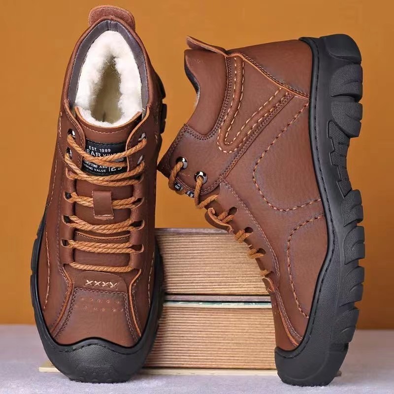 Botas de nieve altas para exteriores para hombre, zapatos informales gruesos impermeables de terciopelo para invierno, nuevos zapatos acolchados de algodón con cordones para hombre