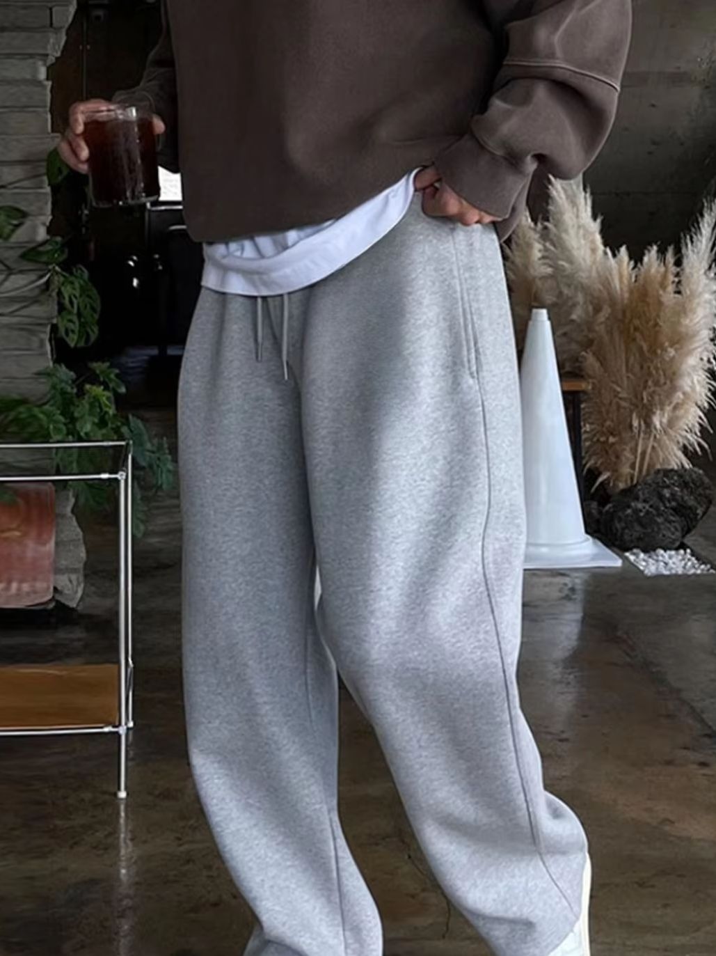 Calça de moletom esportiva pesada americana para homens no verão de 2025, novas calças compridas casuais de perna reta e pernas largas