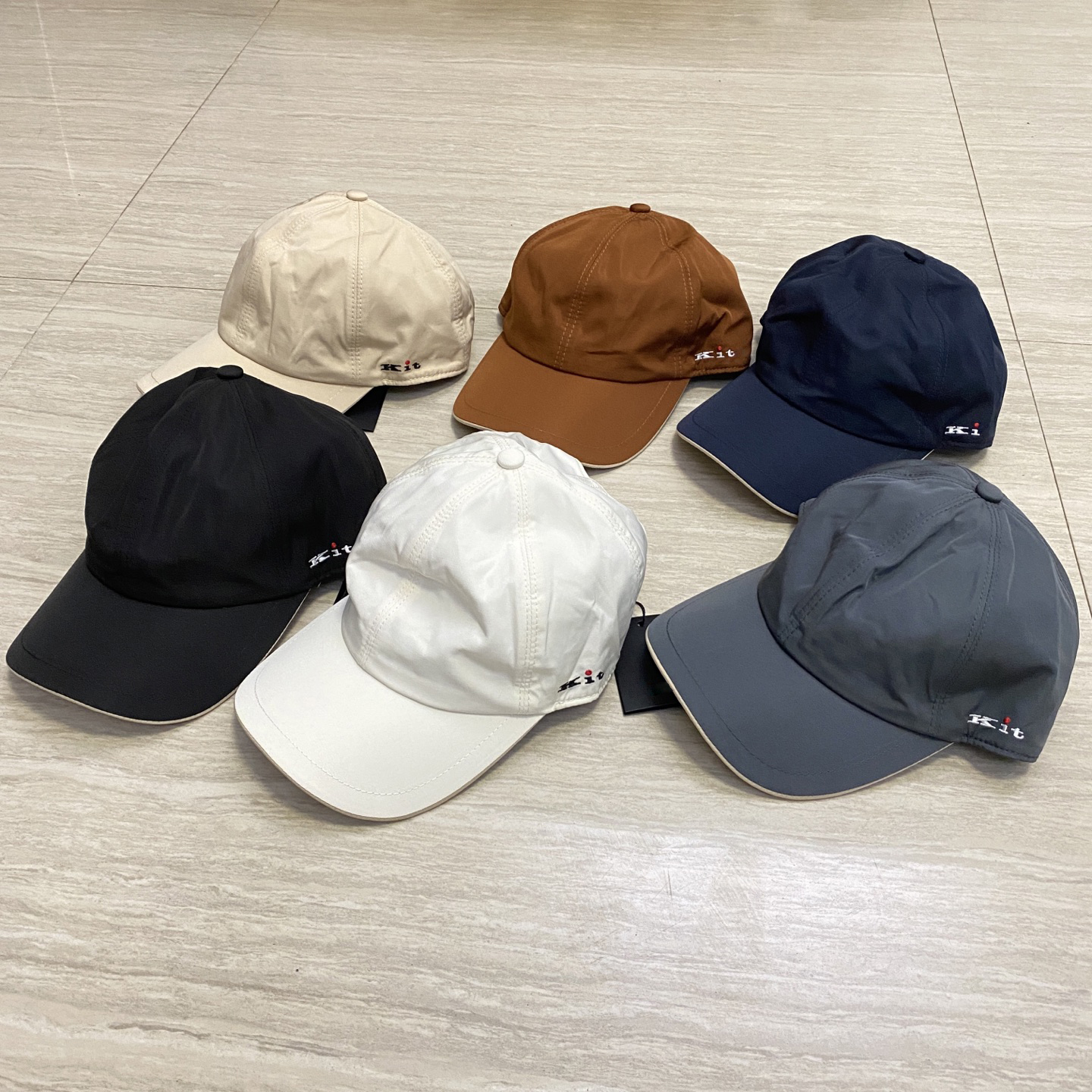 หมวกเบสบอล BLLIYOSS 2025 รุ่นใหม่ สีพื้น เรียบง่าย สไตล์ลำลอง สำหรับเล่นกีฬากลางแจ้ง ป้องกันแสงแดด ปักลาย หมวกแก๊ปทรงปีก