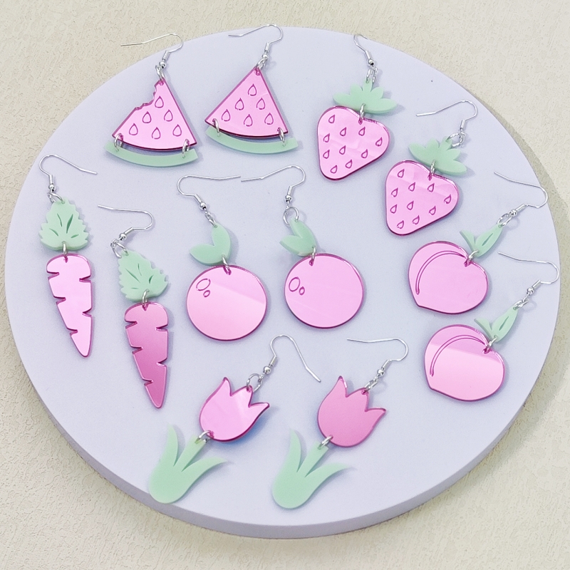 KUGUYS Boucles d'oreilles pendantes en forme de fruits et légumes roses pour femmes, accessoires de bijoux en acrylique en forme de fleur et de carotte