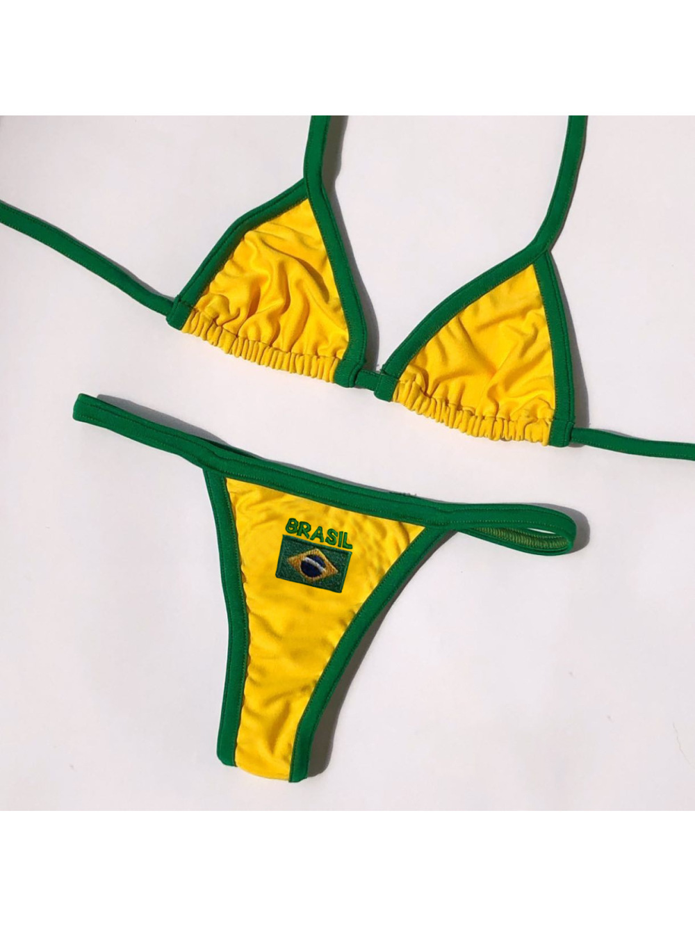 Bikini Brasil musim panas 2026 baru, motif bendera Brasil, kontras warna, retro seksi, tren olahraga, fashion tanpa punggung, belahan tinggi, gaya niche, setelan seksi untuk wanita.