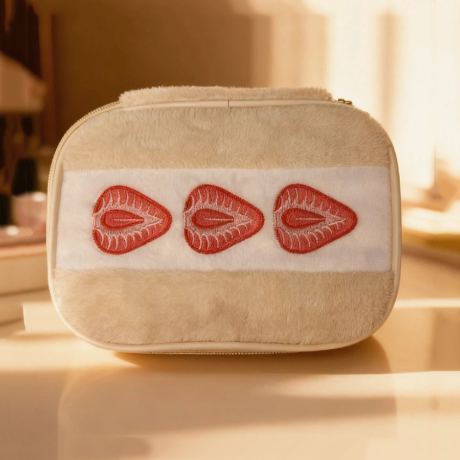 Bolsa de maquillaje con bordado de fresa, bolsa de almacenamiento de maquillaje para mujer, multifuncional, de alto valor de apariencia