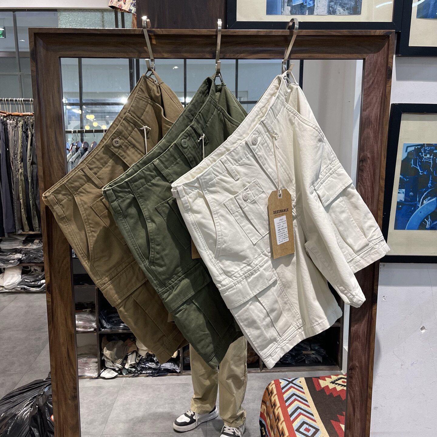 Pantaloncini da Lavoro Americani Retrò Lavati e Distressed, Vestibilità Larga e Dritta, per Uomo, Estivi, 100% Cotone, Multitasche, di Tendenza
