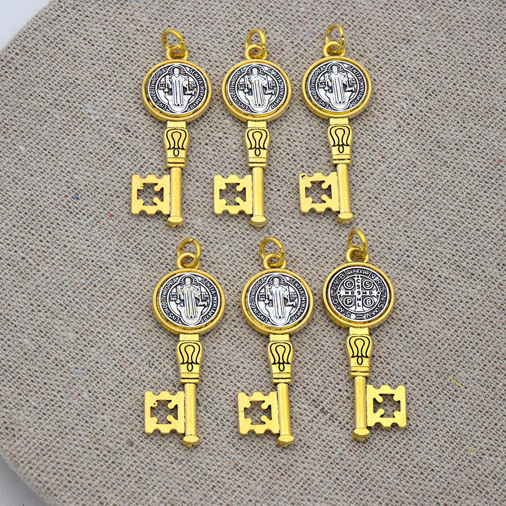 6 Buah Saint St Benedict Medal Cross Key Spacer Charm Beads Pendant Alloy Handmade Jewelry DIY T1692