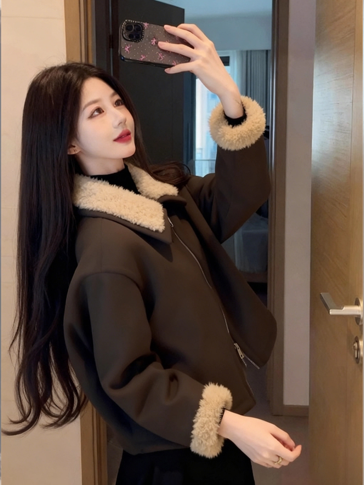 韓国スタイルのショートファーレザージャケット女性の厚みのあるラムファー暖かさアウタースタンドカラージッパーストレートヘムライン