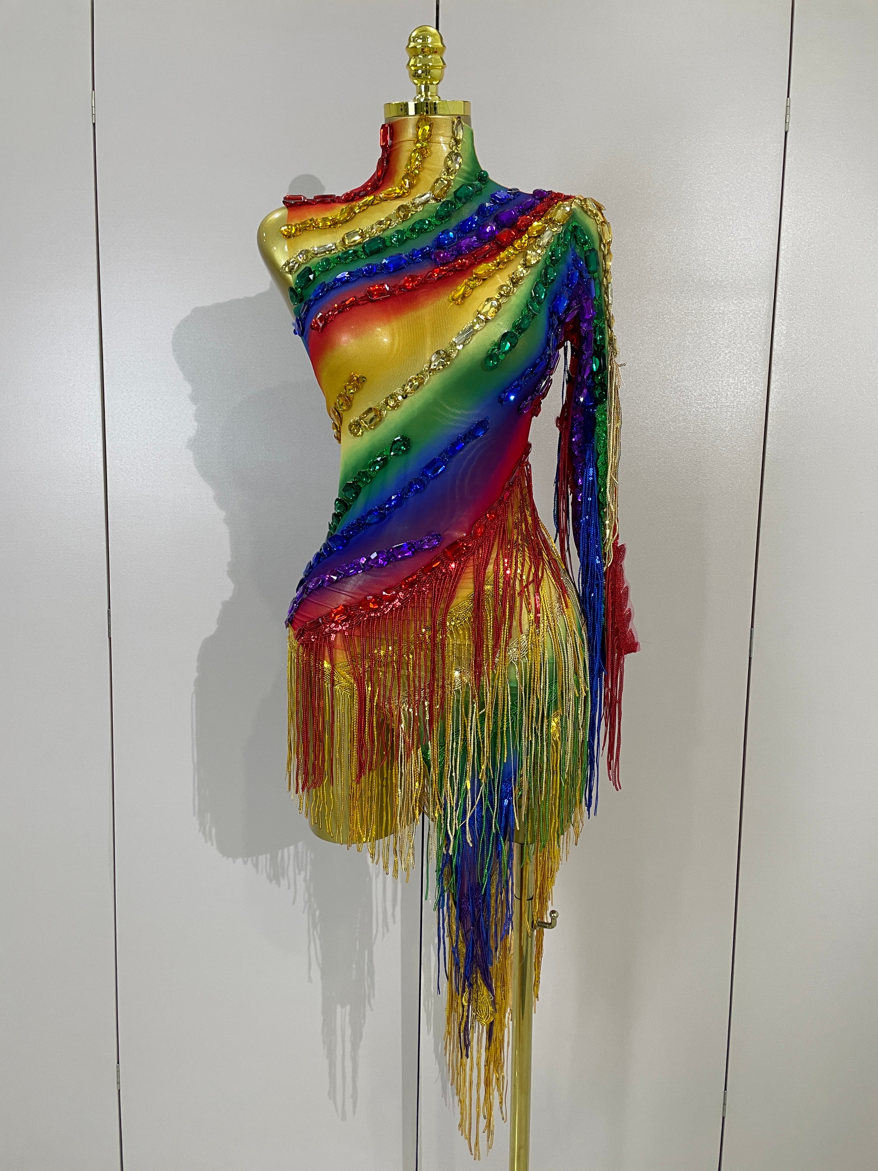 Vestido Transparente Sexy com Franjas e Strass Coloridos para Mulheres, Traje de Dança Latina para Festas e Apresentações em Nightclubs