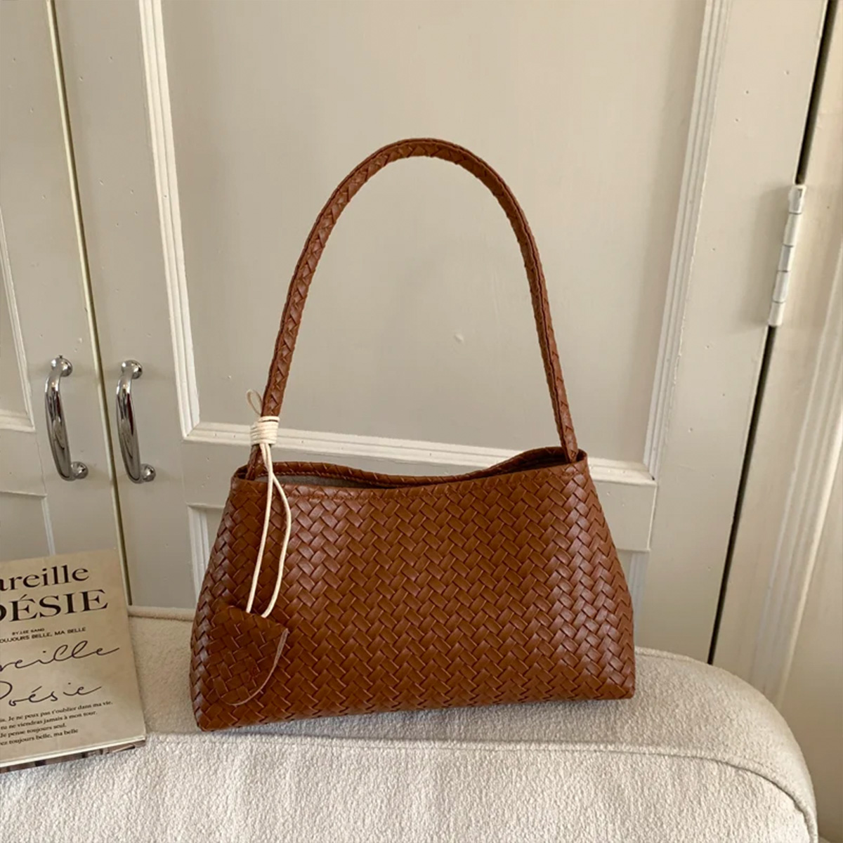 Para deslocamento diário compras retro clássico tecido bolsa de ombro acabamento brilhante fecho magnético pu leve versátil bolsa
