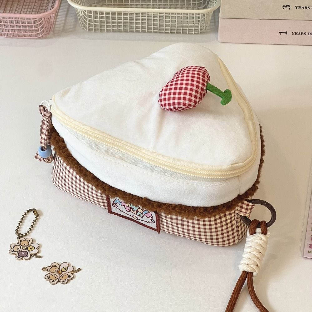 Косметичка Kawaii Cherry, вместительная, треугольная, в форме торта, с откидной крышкой, для женщин