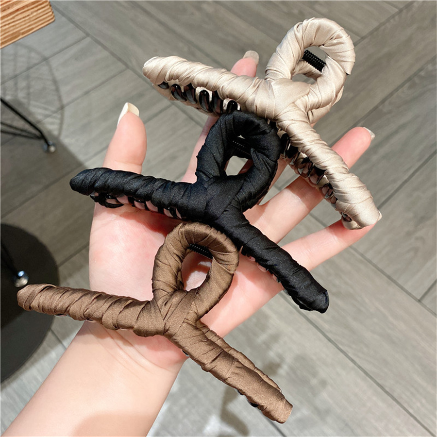 Pince à cheveux enveloppée de tissu coréen, dos de la tête pour femmes, pince à cheveux, saisons de printemps et d'été, grand accessoire pour cheveux à pince requin