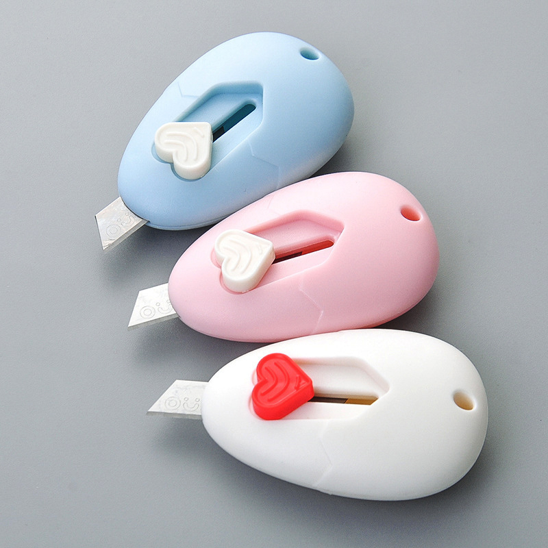 Lindo Mini Cuchillo de Arte Creativo Dibujos Animados Huevo de la Suerte Desempaquetado Sobres Oficina Cuchillo para Cortar Papel Cutter Caja Escolar Papelería