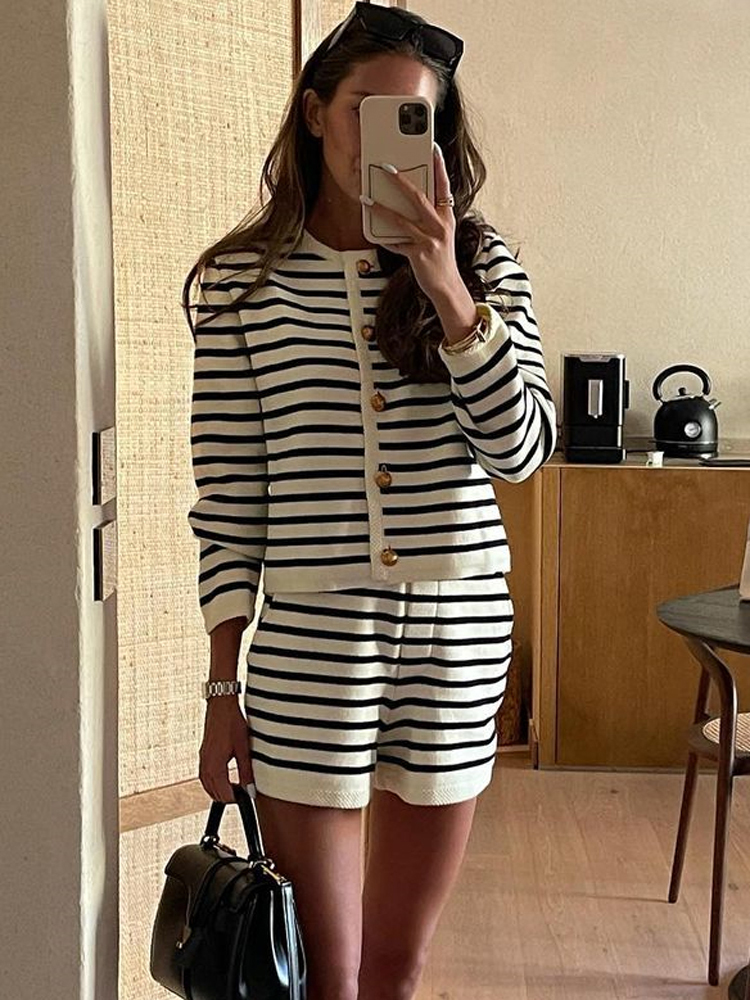 Tossy ストライプニット 2 点セットショーツ女性ファッションゼブラプリントカーディガンとハイウエストパッチワークショーツセットニットウェア衣装