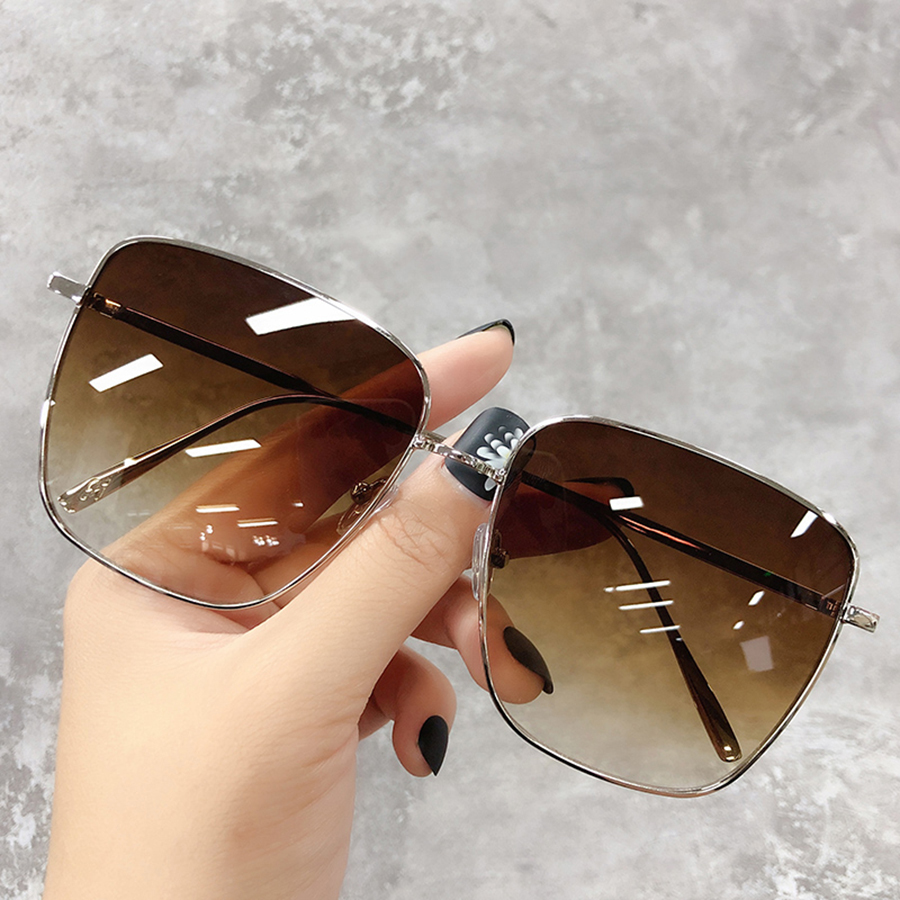 Kacamata Hitam Wanita Mewah Persegi Pria Mengemudi Bepergian Desain Merek Gradasi Vintage Kacamata Matahari Wanita Unisex Retro Oculos Baru 2026