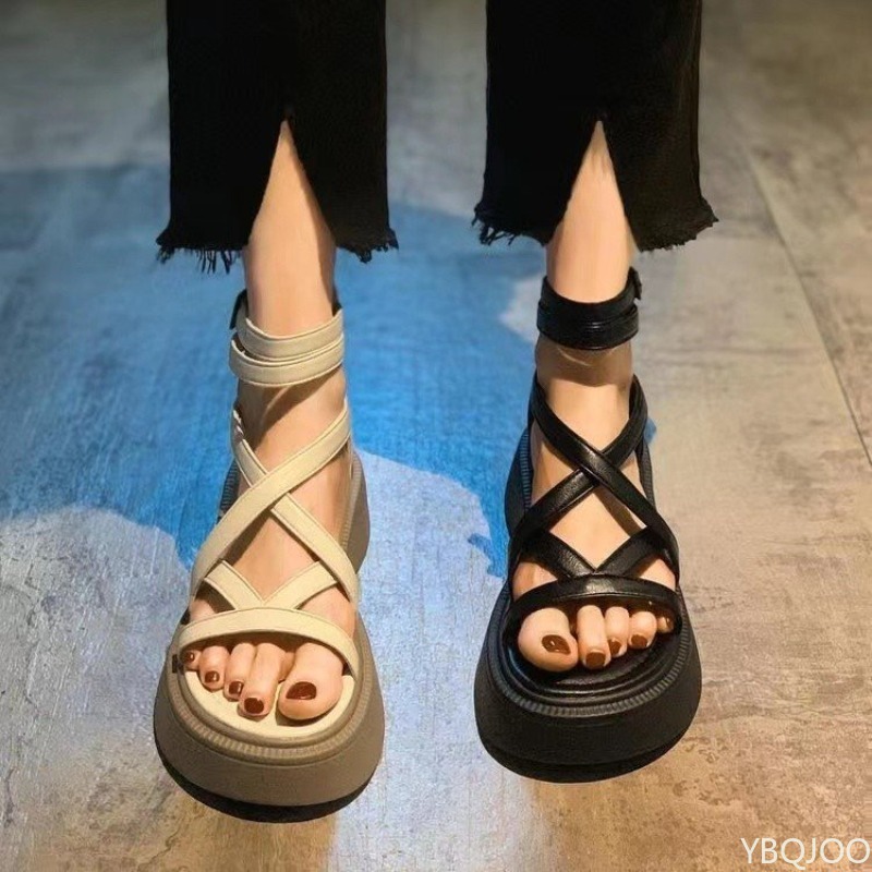 Sandali con fondo in pan di spagna con fondo spesso alla moda per sandali con cerniera con cinturino fine a croce cava versatile stile estivo da donna