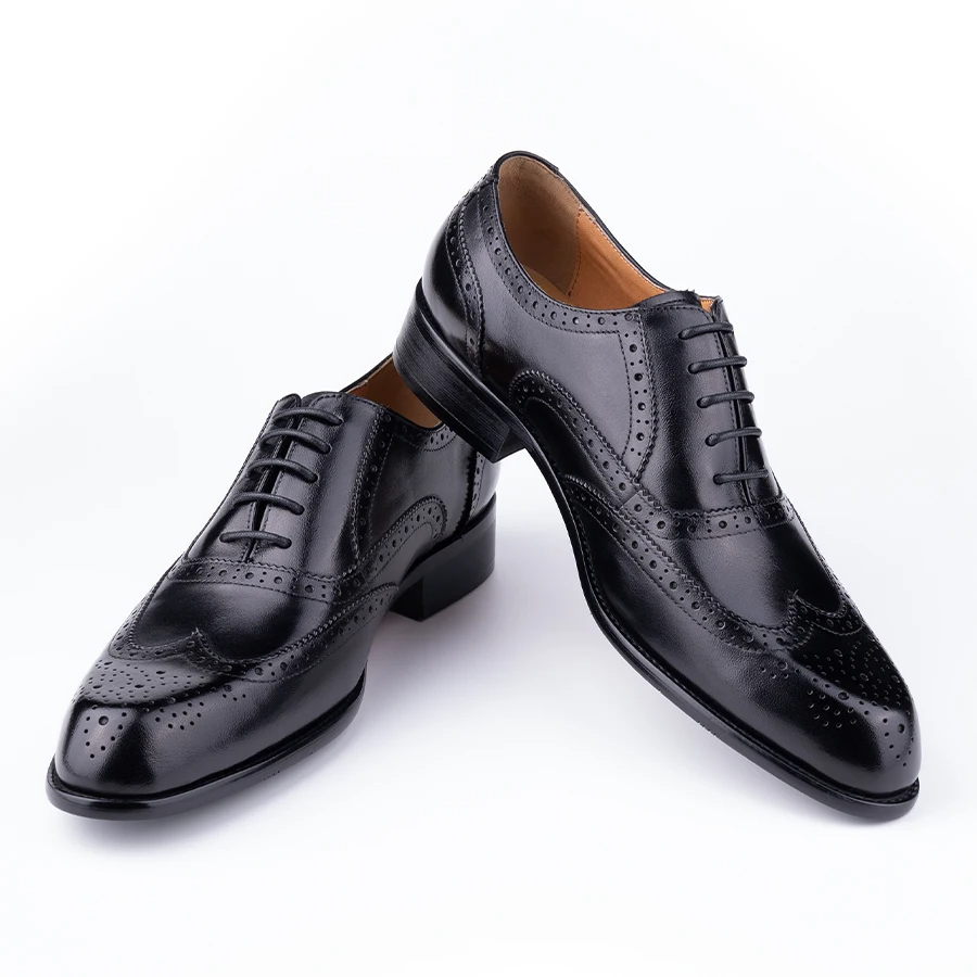 Moda nuova tendenza scarpe Oxford da uomo fatte a mano intaglio artigianale scarpe da festa di nozze eleganti scarpe Derby stringate in vera pelle