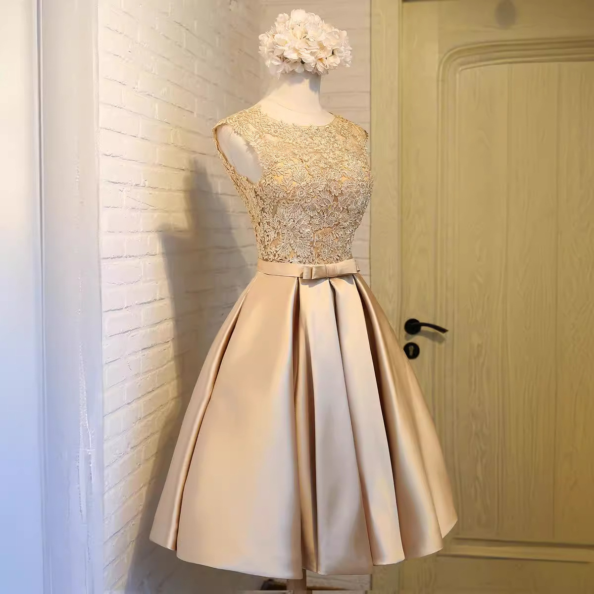 Girl Women Satin Short Gold Bridesmaid Dresses Red Gray Lace A-line Knee Length Homecoming Robe Formal Party Prom Dress