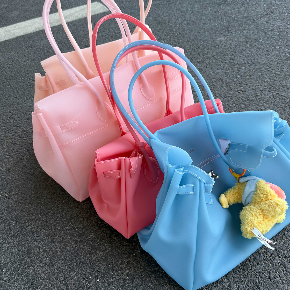 New 2026 Summer Jelly Bag for women Candy Color Shoulder Tote Bag Y2K Large Capacity Translucent Women Handbags Luxury Designers
