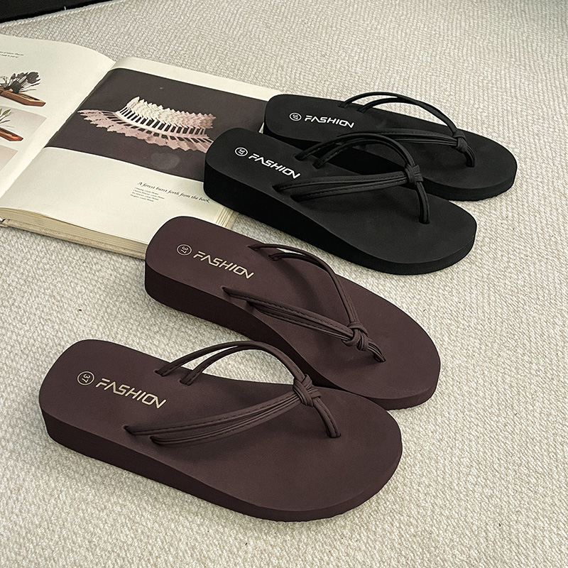 Sandal Jepit Wanita Ringan Berbahan EVA dengan Hak Wedge, Musim Panas 2026, Santai, Alas Tebal, Sandal Pantai, Sandal Platform Wanita dengan Jepitan di Bagian Jari Kaki