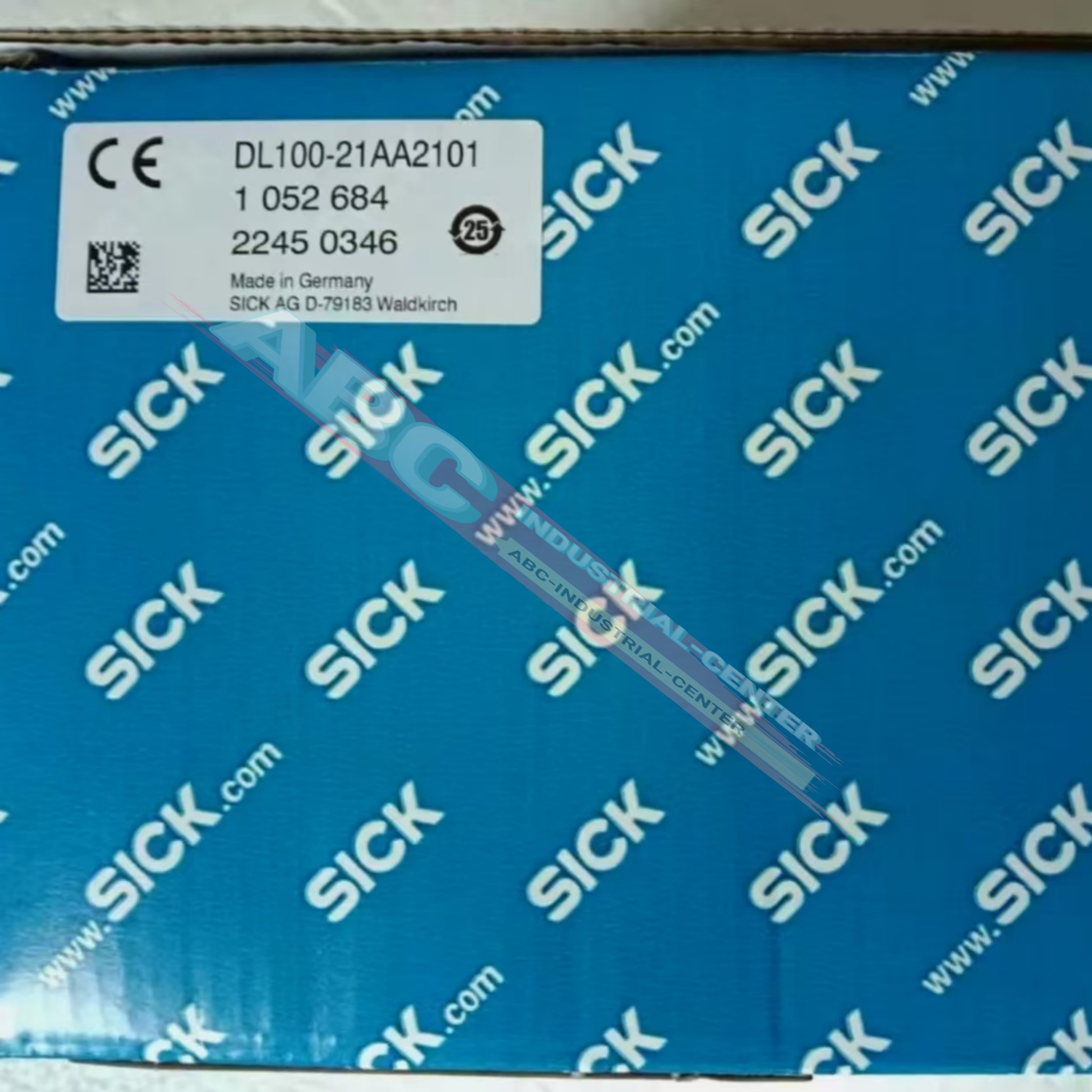 DL100-21AA2101 1052684 Distance Sensor   100%NEW